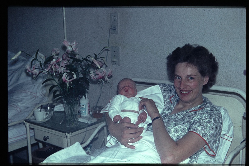 09.Delft aug 1965 Mama,Peter.JPG